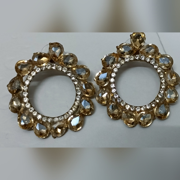 Earrings - Picture 3 of 7